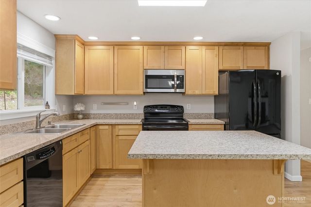 9010 Wyvern Drive SE, Port Orchard, WA 98367