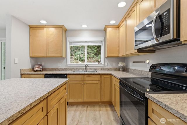 9010 Wyvern Drive SE, Port Orchard, WA 98367