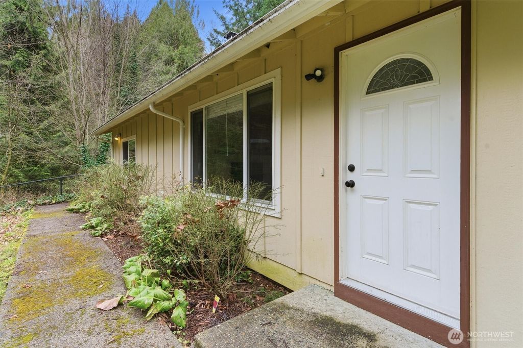 9010 Wyvern Drive SE, Port Orchard, WA 98367