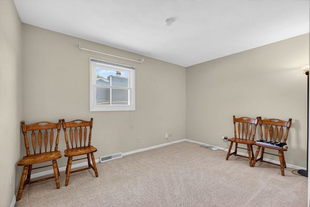 2665 W 35th Street, Davenport, IA 52806