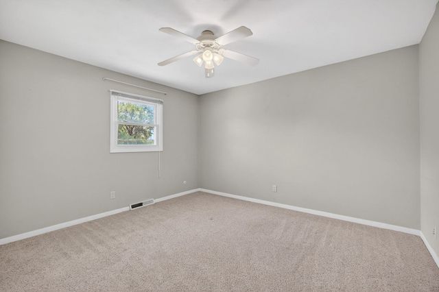 2665 W 35th Street, Davenport, IA 52806
