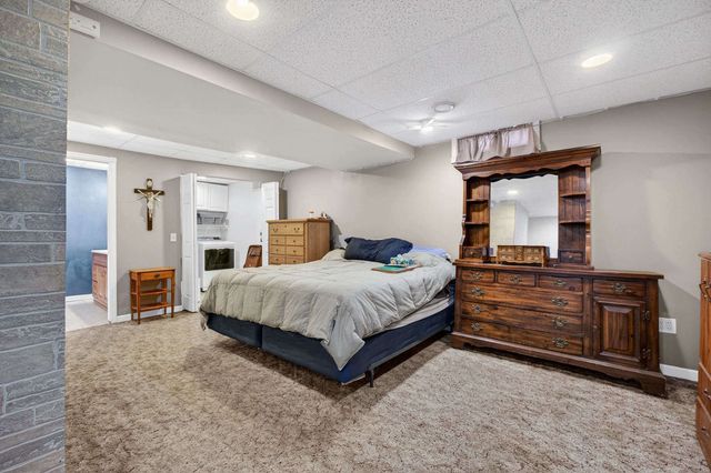 2665 W 35th Street, Davenport, IA 52806