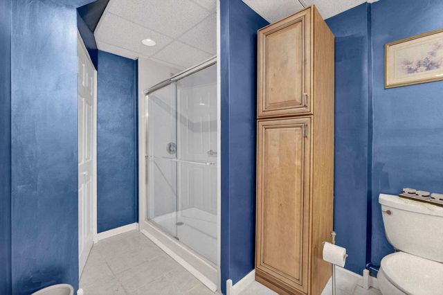 2665 W 35th Street, Davenport, IA 52806