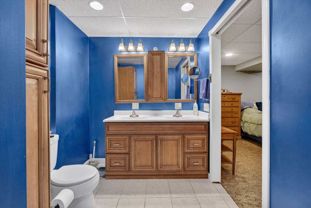 2665 W 35th Street, Davenport, IA 52806