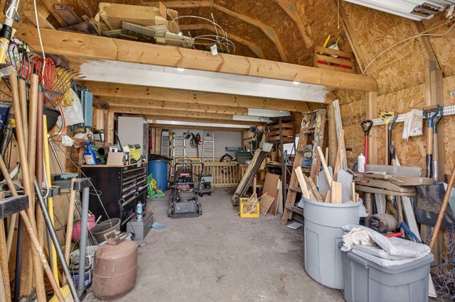 2665 W 35th Street, Davenport, IA 52806