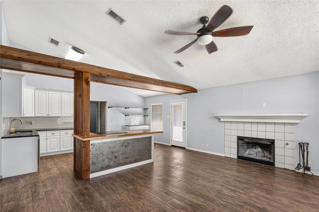 812 Brittany Drive, Denton, TX 76209