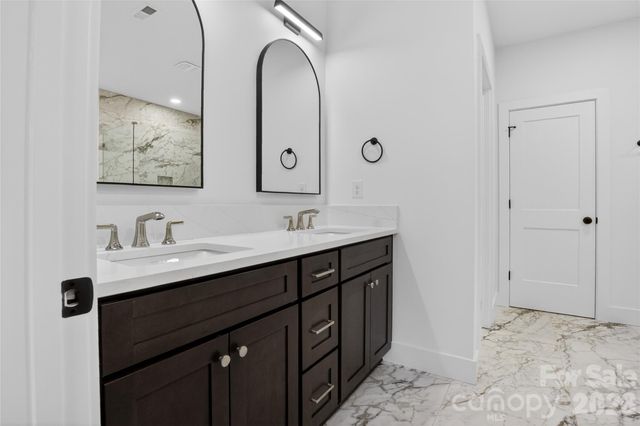 1315 CONDON Street, Charlotte, NC 28216