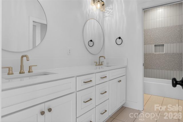 1315 CONDON Street, Charlotte, NC 28216