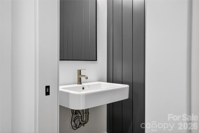 1315 CONDON Street, Charlotte, NC 28216