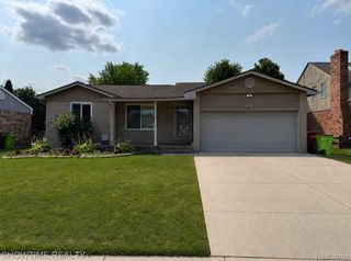 46561 Plum Grove Drive, Macomb Township, MI 48044