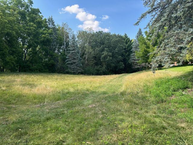 1955 Glenhill Road, Mendota Heights, MN 55118