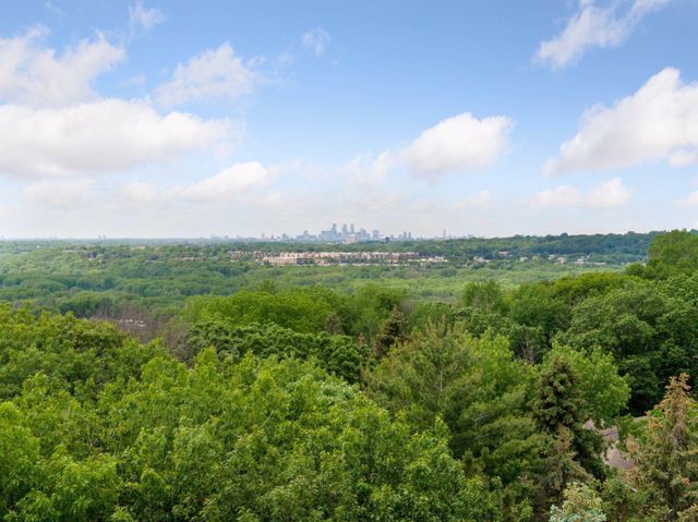 1955 Glenhill Road, Mendota Heights, MN 55118