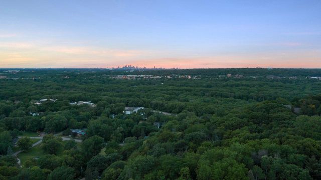 1955 Glenhill Road, Mendota Heights, MN 55118