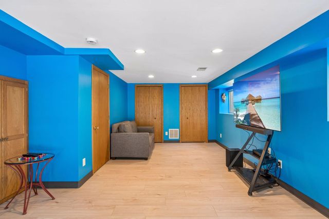 525 Burlington Road, Saint Paul, MN 55119