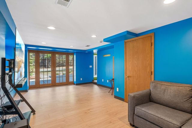 525 Burlington Road, Saint Paul, MN 55119