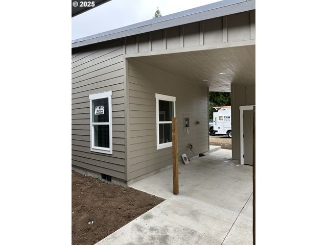 1380 JACOBS Dr, Eugene, OR 97402