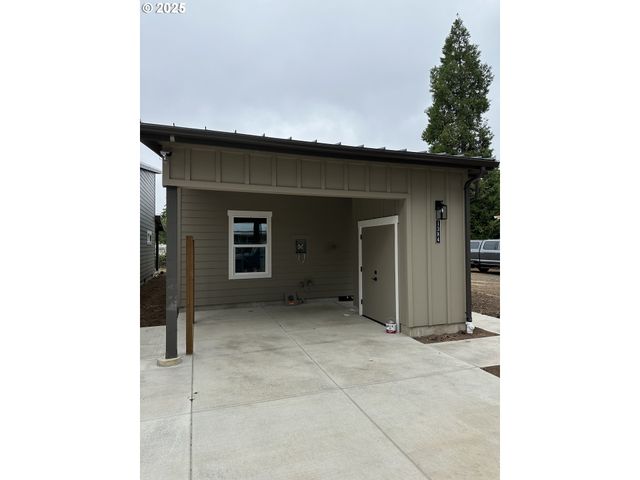 1380 JACOBS Dr, Eugene, OR 97402