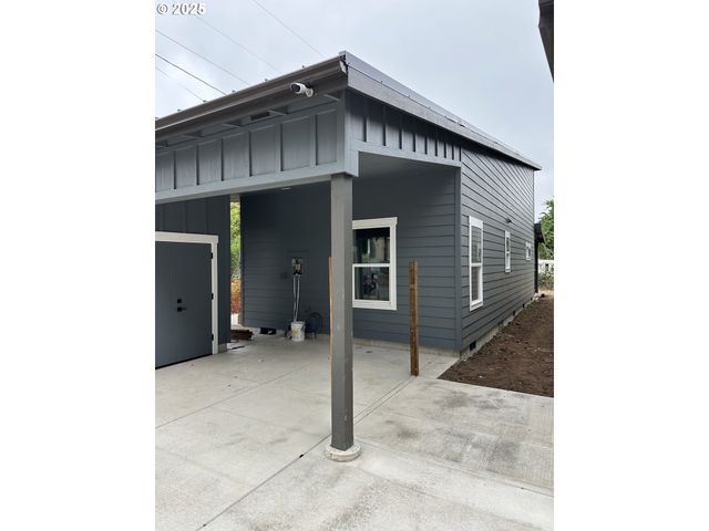 1380 JACOBS Dr, Eugene, OR 97402