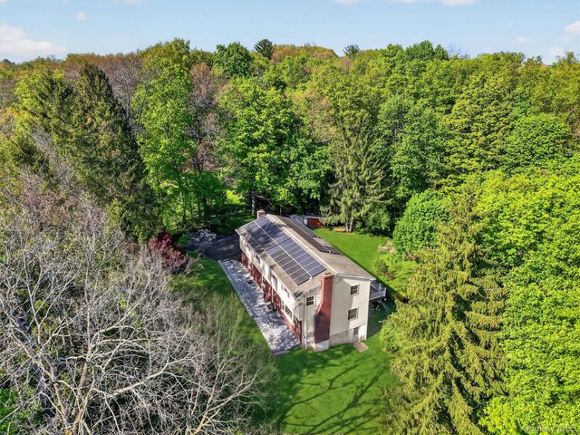 14 Victor Lane, Poughkeepsie, NY 12601