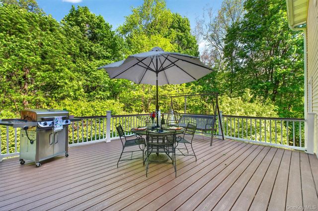 14 Victor Lane, Poughkeepsie, NY 12601