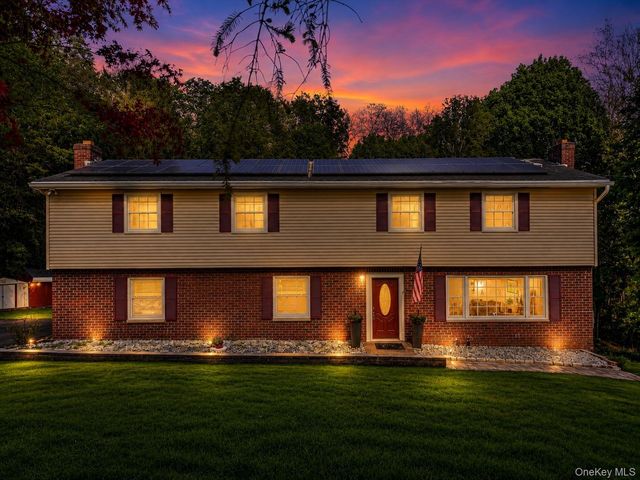 14 Victor Lane, Poughkeepsie, NY 12601