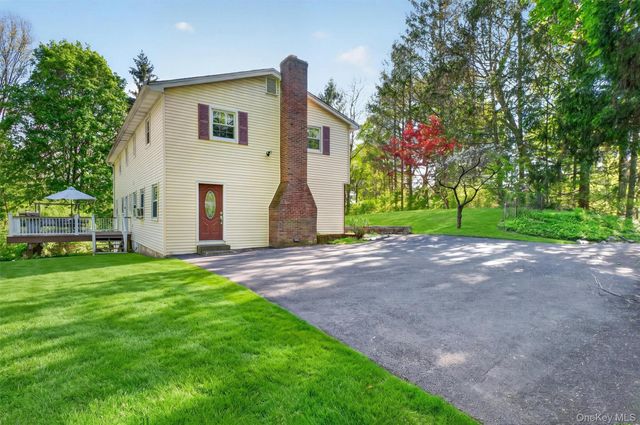 14 Victor Lane, Poughkeepsie, NY 12601