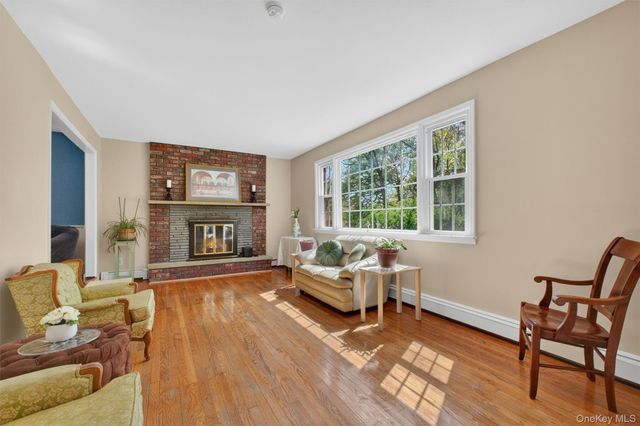 14 Victor Lane, Poughkeepsie, NY 12601