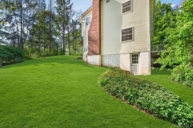 14 Victor Lane, Poughkeepsie, NY 12601