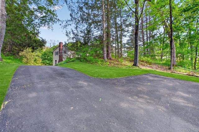 14 Victor Lane, Poughkeepsie, NY 12601