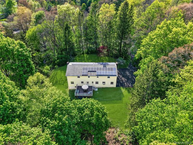 14 Victor Lane, Poughkeepsie, NY 12601