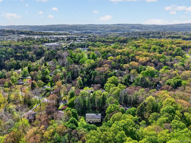 14 Victor Lane, Poughkeepsie, NY 12601