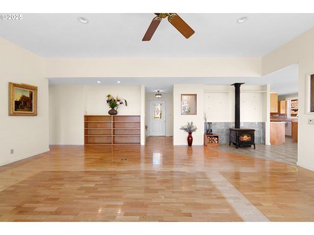 66291 WATERTOWER Rd, North Bend, OR 97459