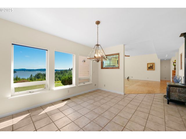 66291 WATERTOWER Rd, North Bend, OR 97459