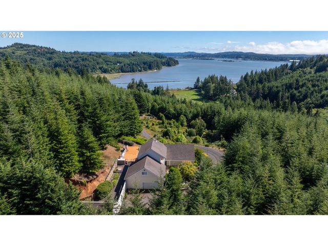 66291 WATERTOWER Rd, North Bend, OR 97459