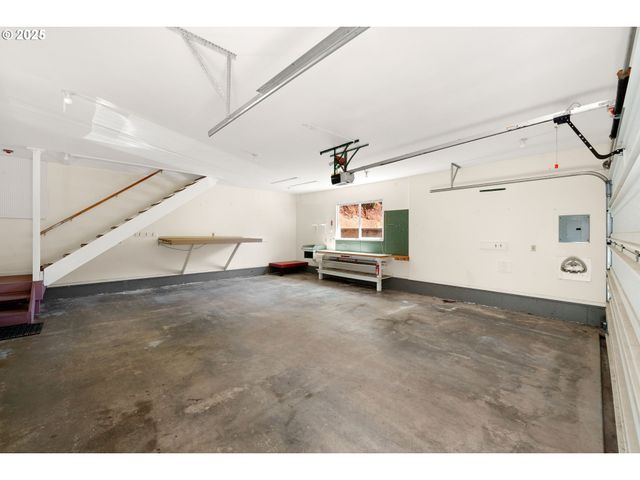 66291 WATERTOWER Rd, North Bend, OR 97459