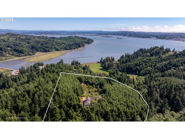 66291 WATERTOWER Rd, North Bend, OR 97459