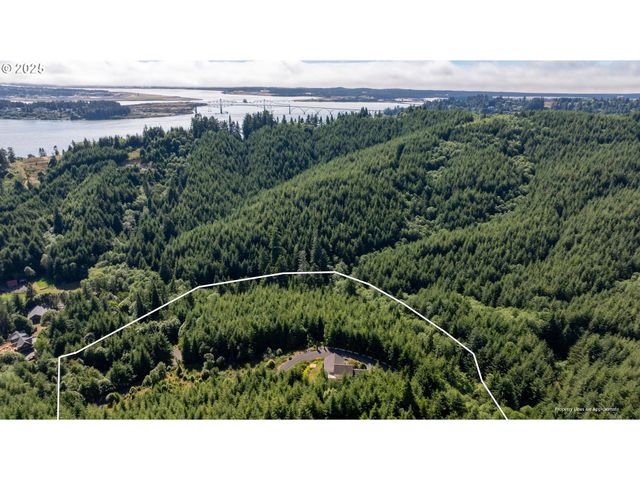 66291 WATERTOWER Rd, North Bend, OR 97459