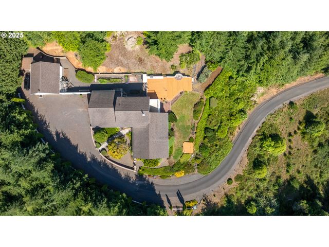 66291 WATERTOWER Rd, North Bend, OR 97459