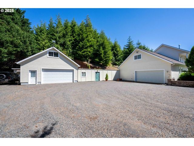 66291 WATERTOWER Rd, North Bend, OR 97459