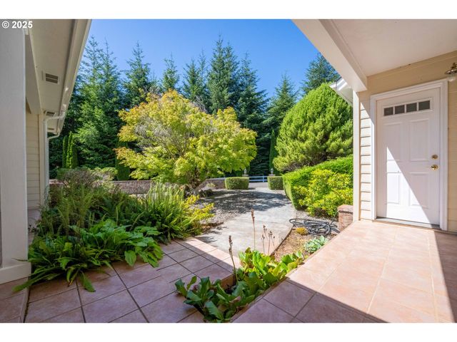 66291 WATERTOWER Rd, North Bend, OR 97459