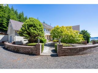 66291 WATERTOWER Rd, North Bend, OR 97459
