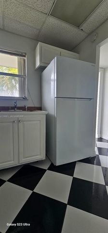 8595 Sunrise Lakes Blvd 307, Sunrise, FL 33322