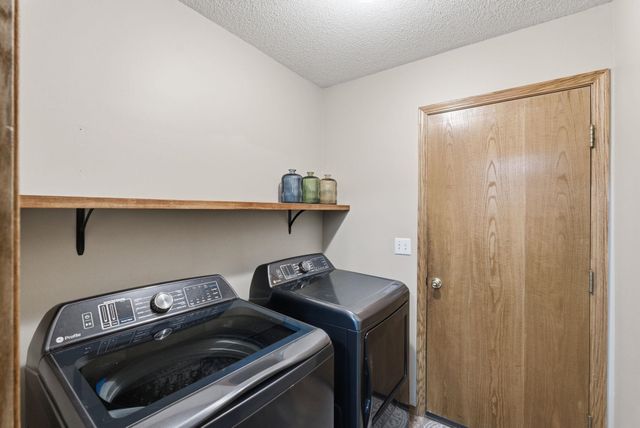 501 W Deerfield, Valley Center, KS 67147