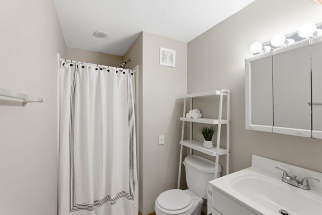 501 W Deerfield, Valley Center, KS 67147