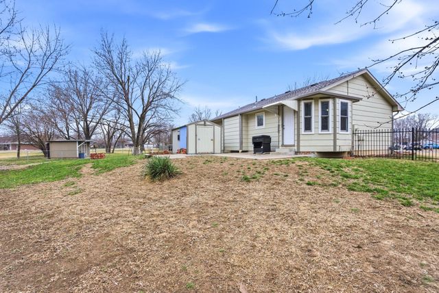 501 W Deerfield, Valley Center, KS 67147