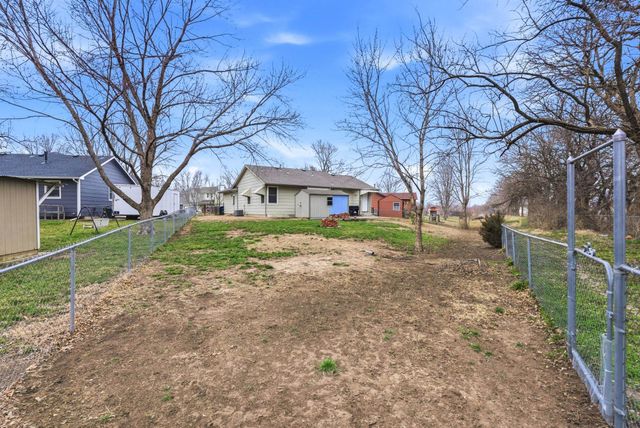 501 W Deerfield, Valley Center, KS 67147
