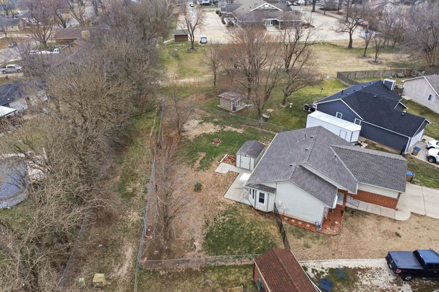 501 W Deerfield, Valley Center, KS 67147