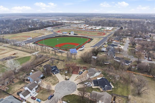 501 W Deerfield, Valley Center, KS 67147