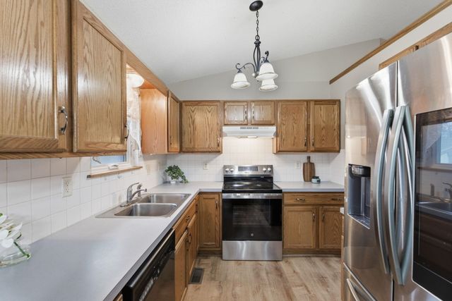 501 W Deerfield, Valley Center, KS 67147