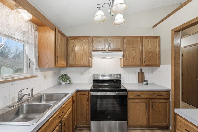 501 W Deerfield, Valley Center, KS 67147